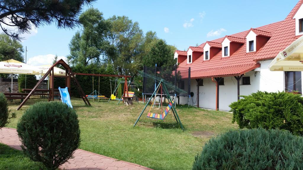 Hotel Carpatia Bratislava Esterno foto