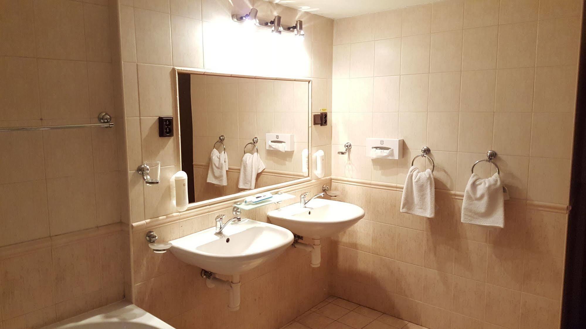 Hotel Carpatia Bratislava Esterno foto